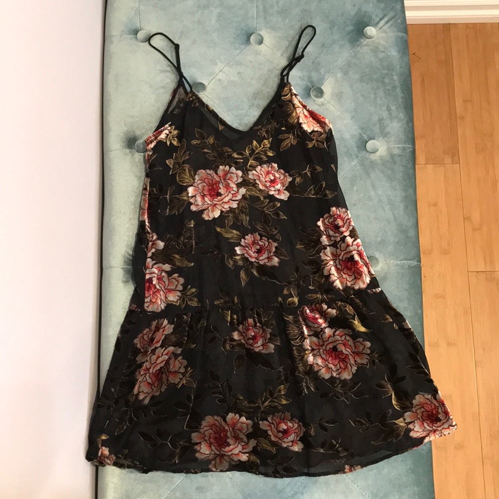 Sheer Velvet Flower Pattern Dress
